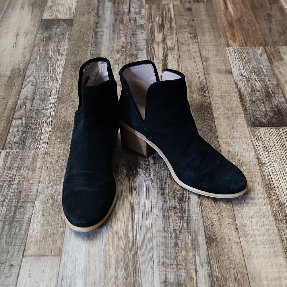 Hinge Barris Black Suede Split Side Block Heel Ankle Booties Size 6M Western